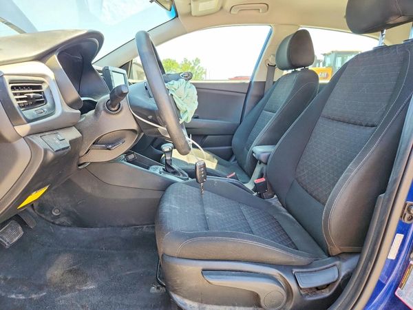 2020 KIA RIO 5-DOOR LX, S