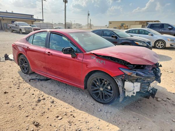 2025 TOYOTA CAMRY
