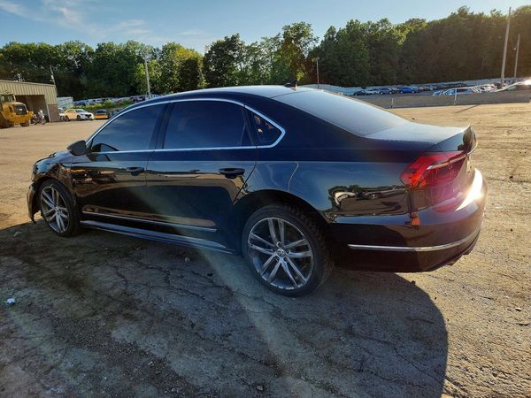 2017 VOLKSWAGEN PASSAT R-Line