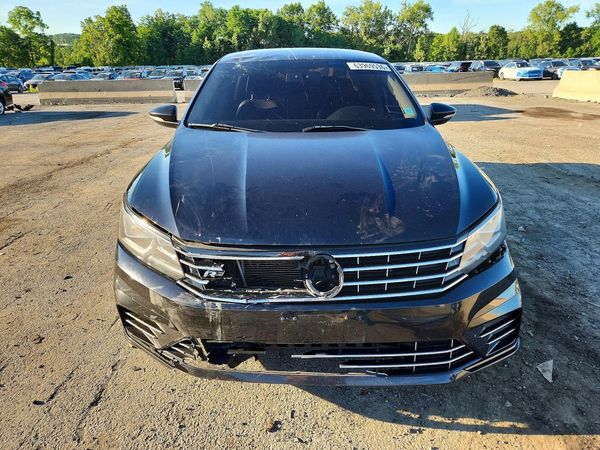 2017 VOLKSWAGEN PASSAT R-Line