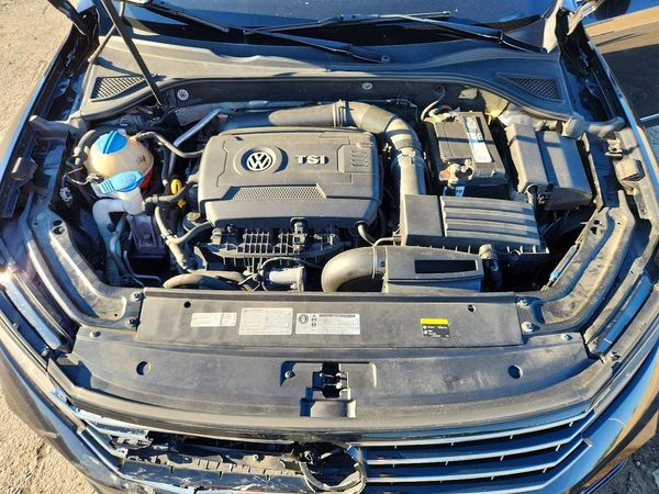 2017 VOLKSWAGEN PASSAT R-Line
