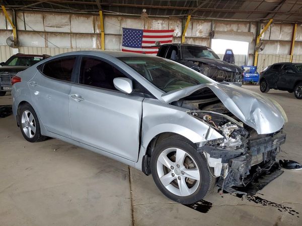 2013 HYUNDAI ELANTRA