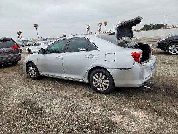 2014 TOYOTA CAMRY