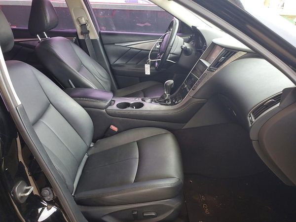 2015 INFINITI Q50