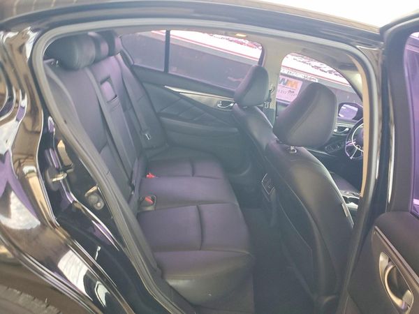 2015 INFINITI Q50