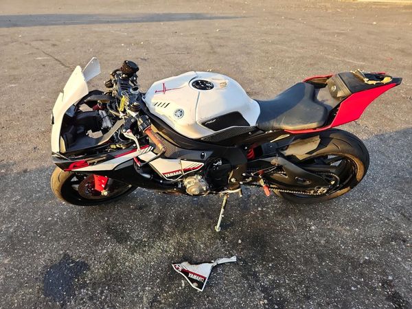 2016 YAMAHA YZF1000