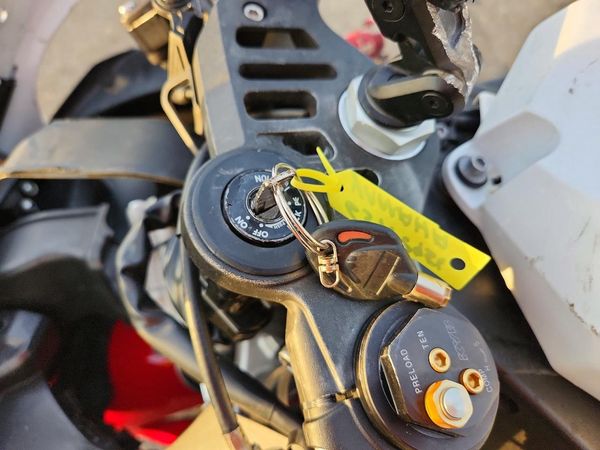 2016 YAMAHA YZF1000