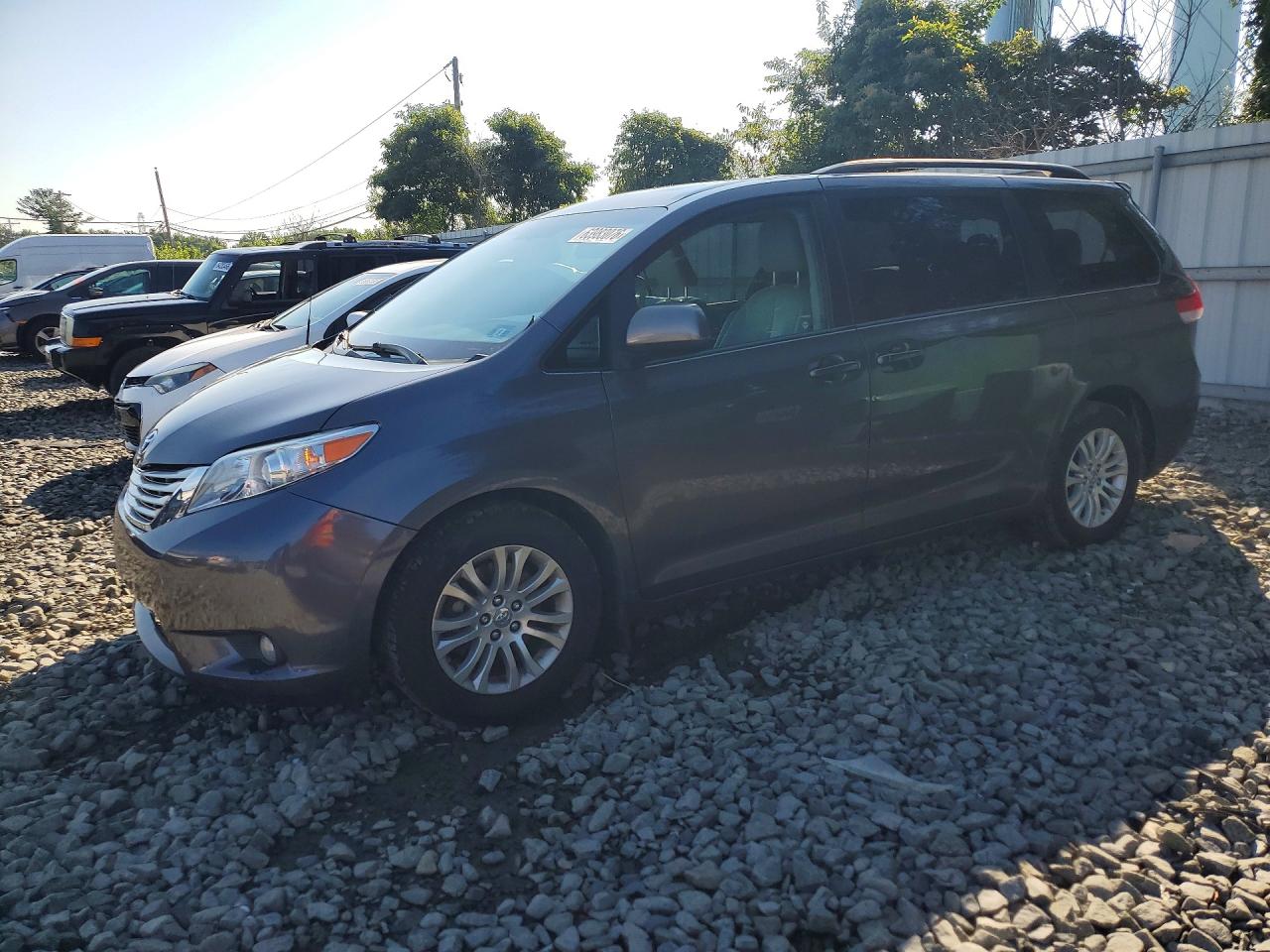 2013 TOYOTA SIENNA