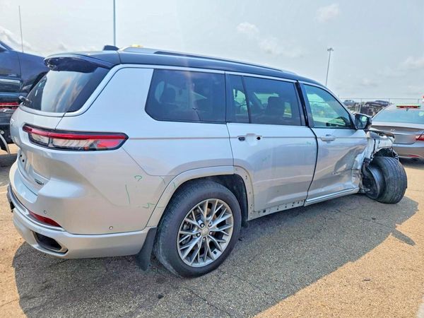2022 JEEP GRAND CHEROKEE Summit