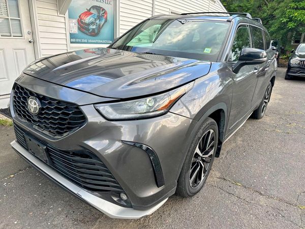 2022 TOYOTA HIGHLANDER XSE
