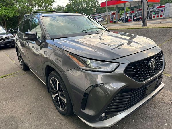 2022 TOYOTA HIGHLANDER XSE