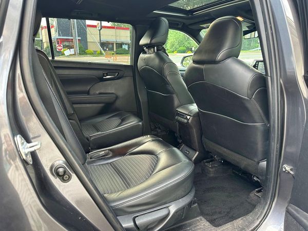 2022 TOYOTA HIGHLANDER XSE