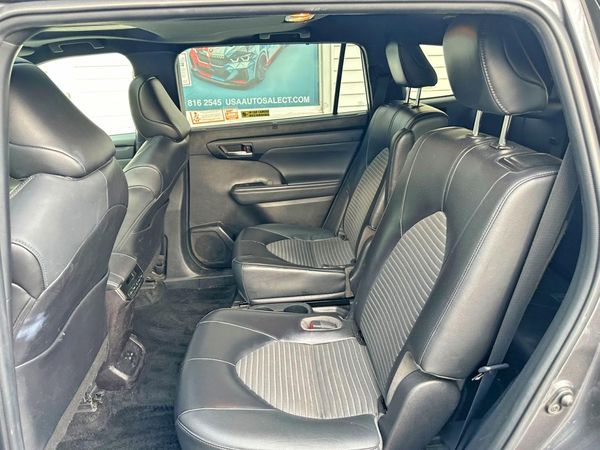 2022 TOYOTA HIGHLANDER XSE