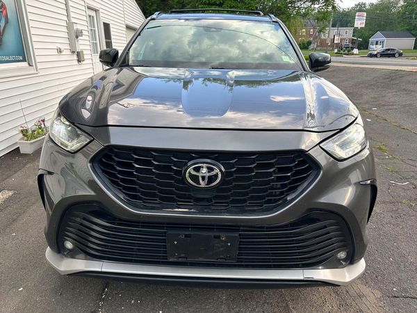2022 TOYOTA HIGHLANDER XSE