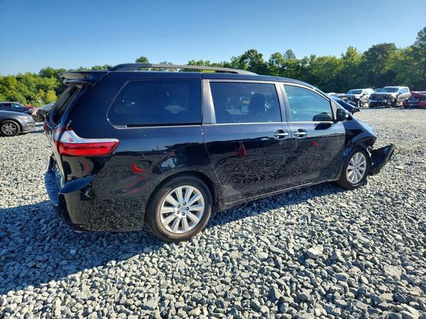 2015 TOYOTA SIENNA