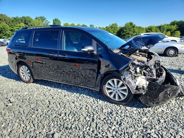 2015 TOYOTA SIENNA