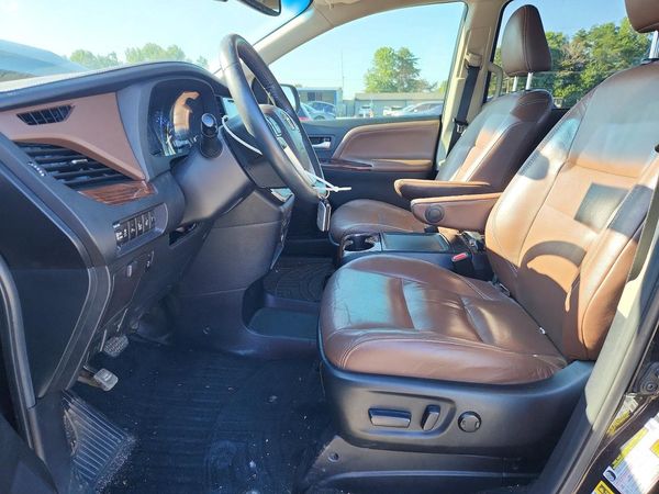 2015 TOYOTA SIENNA