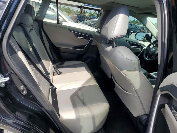 2021 TOYOTA RAV4 Limited