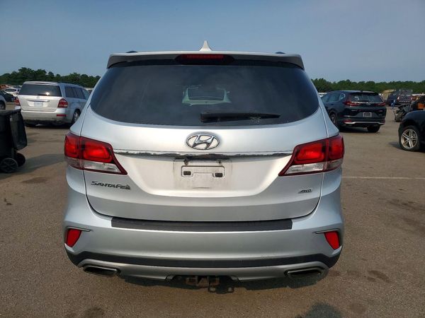 2018 HYUNDAI SANTA FE SE Base