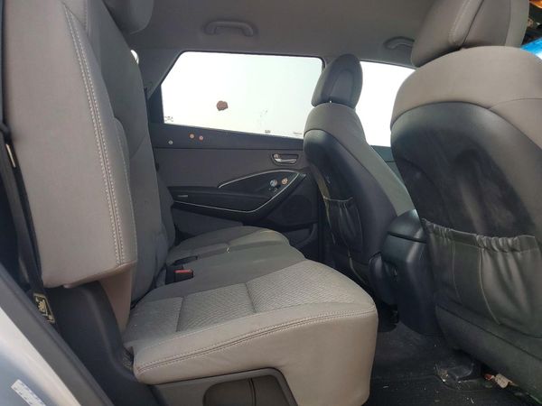 2018 HYUNDAI SANTA FE SE Base
