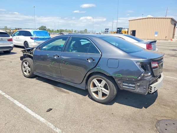 2013 TOYOTA CAMRY