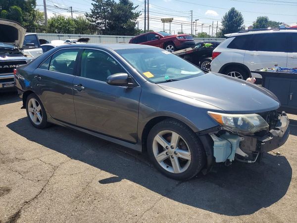 2013 TOYOTA CAMRY