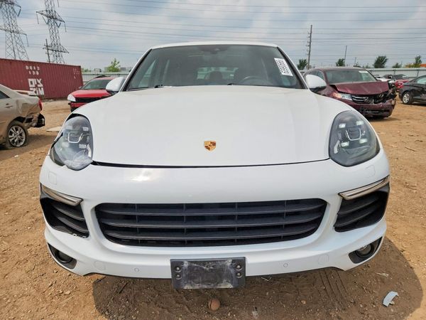 2017 PORSCHE CAYENNE