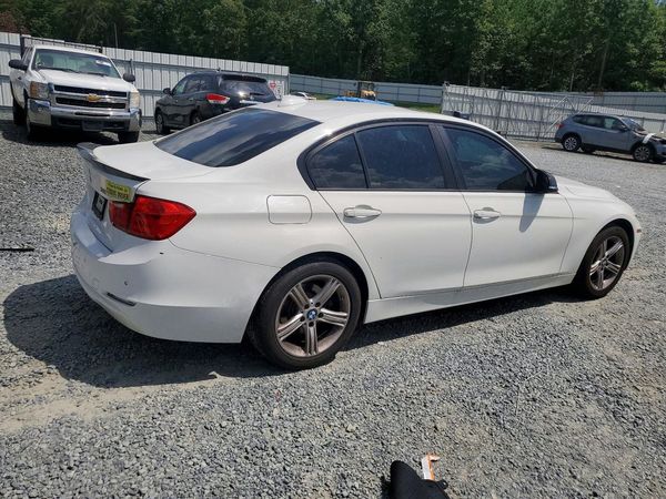 2015 BMW 320