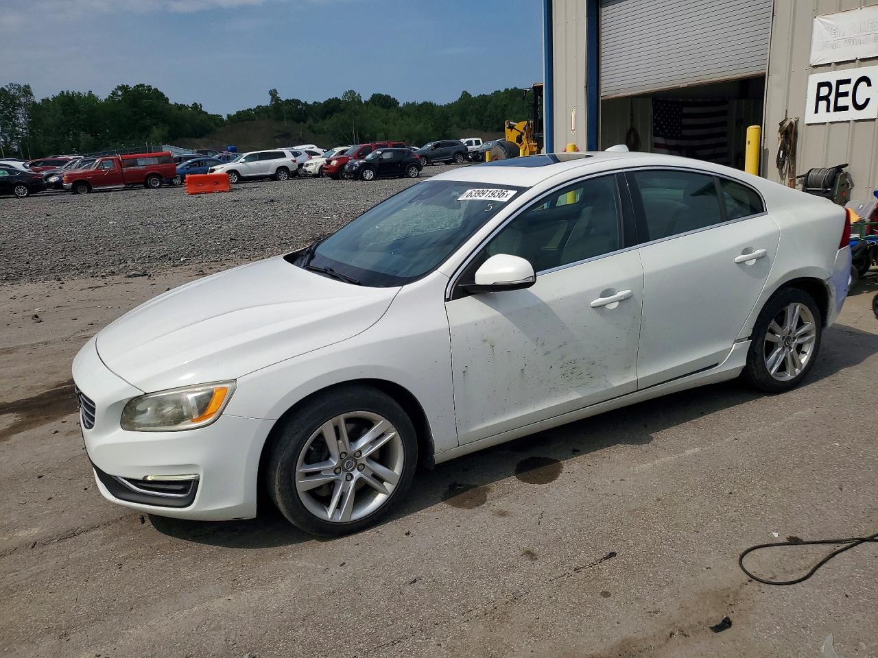 2015 VOLVO S60 Premier (non R design)