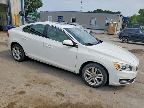 2015 VOLVO S60 Premier (non R design)