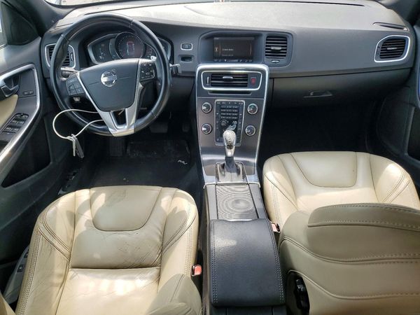2015 VOLVO S60 Premier (non R design)