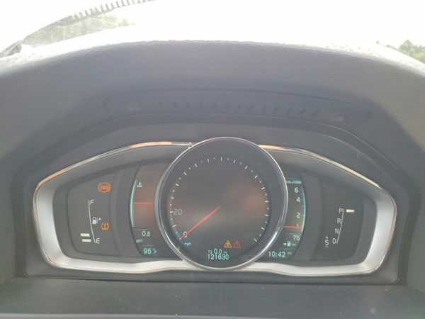 2015 VOLVO S60 Premier (non R design)
