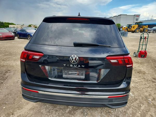 2022 VOLKSWAGEN TIGUAN S