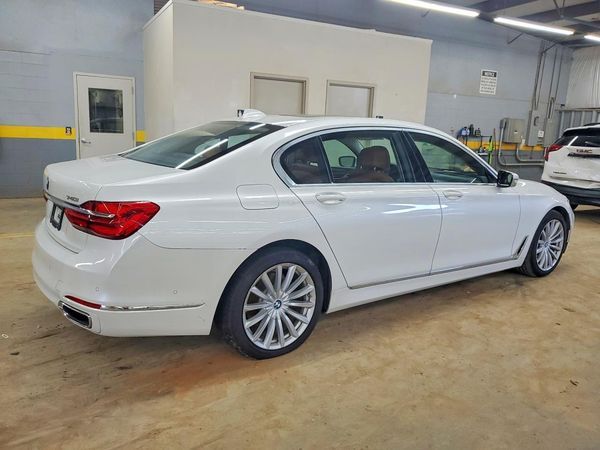 2018 BMW 740