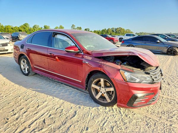 2017 VOLKSWAGEN PASSAT