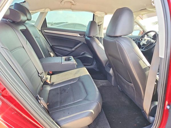 2017 VOLKSWAGEN PASSAT