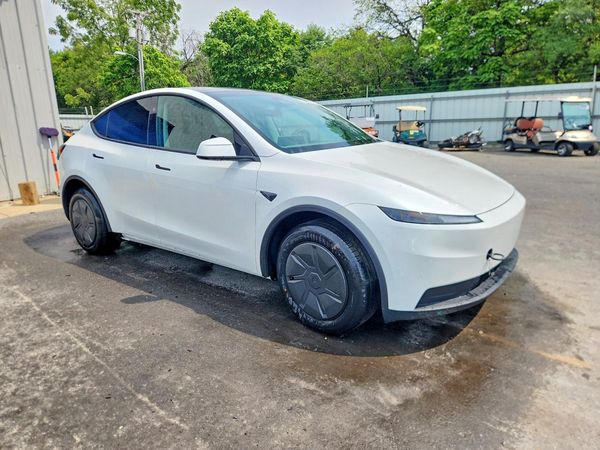2026 TESLA MODEL Y