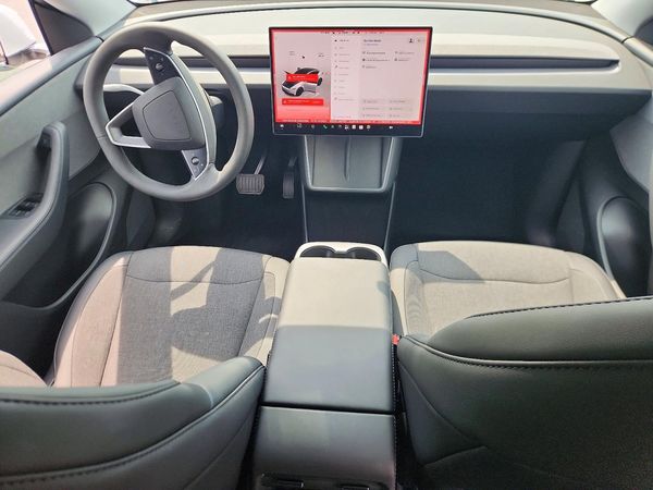 2026 TESLA MODEL Y
