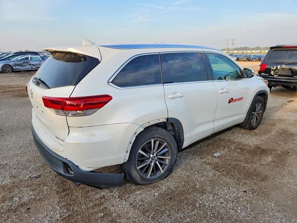 2017 TOYOTA HIGHLANDER