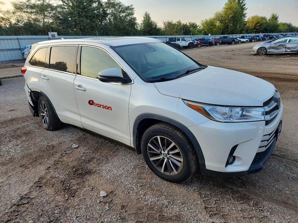 2017 TOYOTA HIGHLANDER