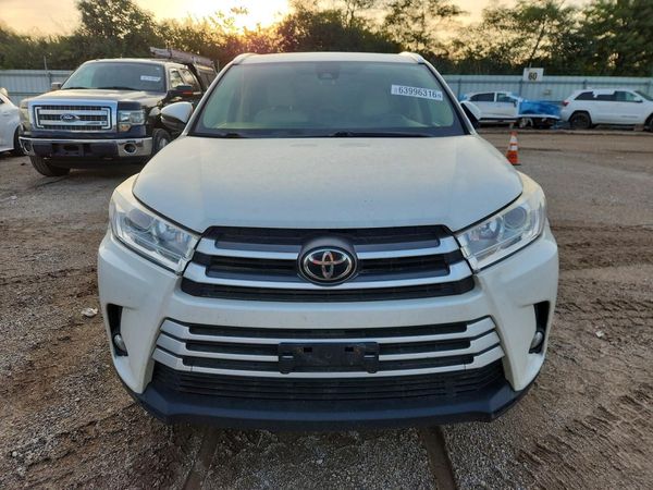 2017 TOYOTA HIGHLANDER