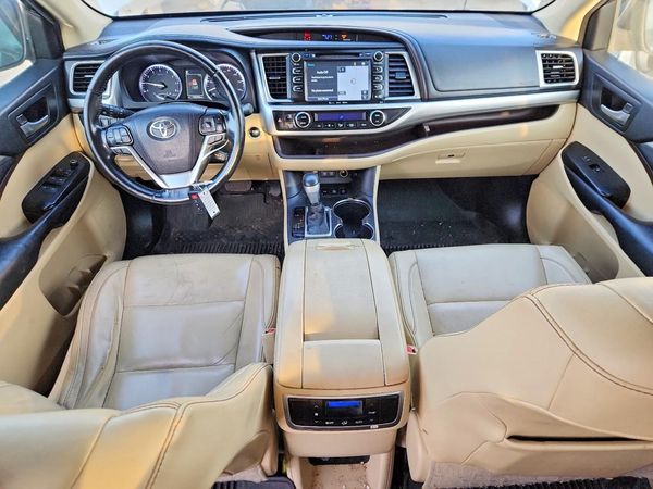 2017 TOYOTA HIGHLANDER