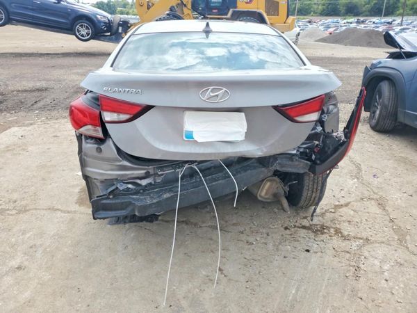 2014 HYUNDAI ELANTRA GLS (Middle)