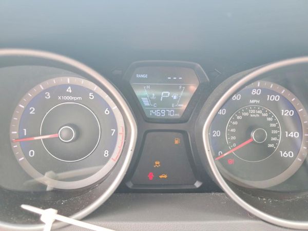 2014 HYUNDAI ELANTRA GLS (Middle)