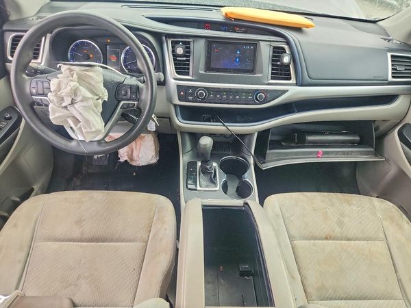 2018 TOYOTA HIGHLANDER LE