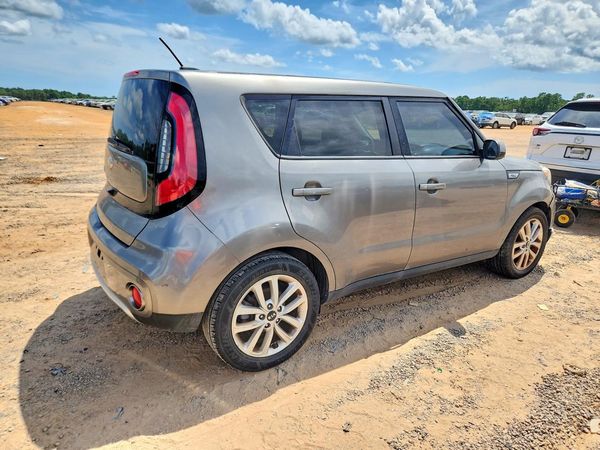 2018 KIA SOUL