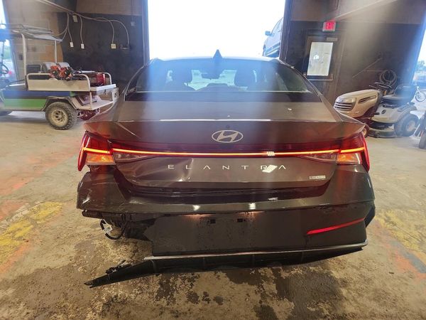 2024 HYUNDAI ELANTRA Blue