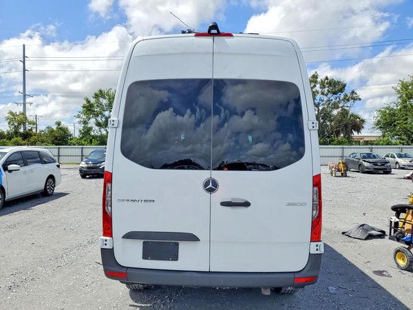 2025 MERCEDES-BENZ SPRINTER
