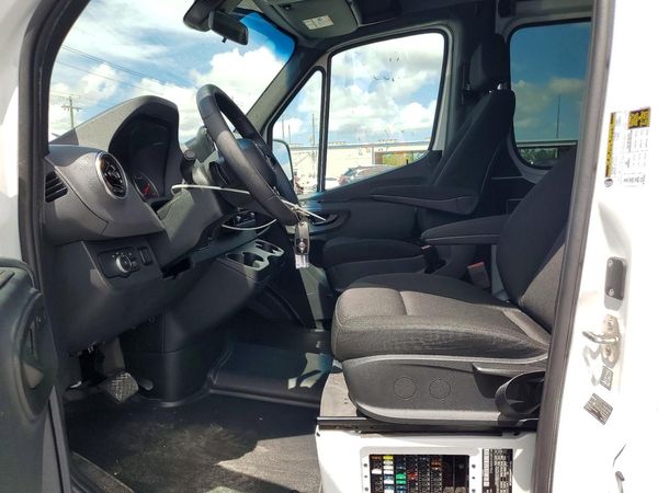 2025 MERCEDES-BENZ SPRINTER