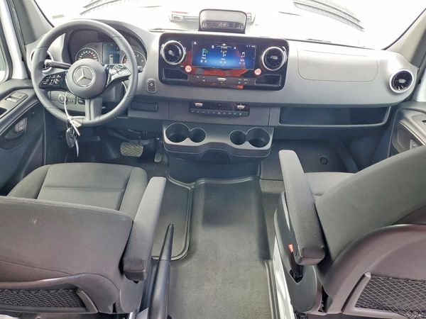 2025 MERCEDES-BENZ SPRINTER
